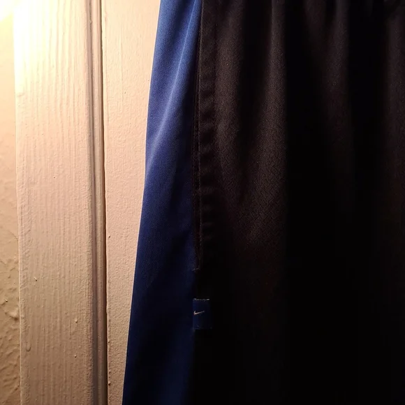 Nike Basketball Shorts - Picture 3 of 6